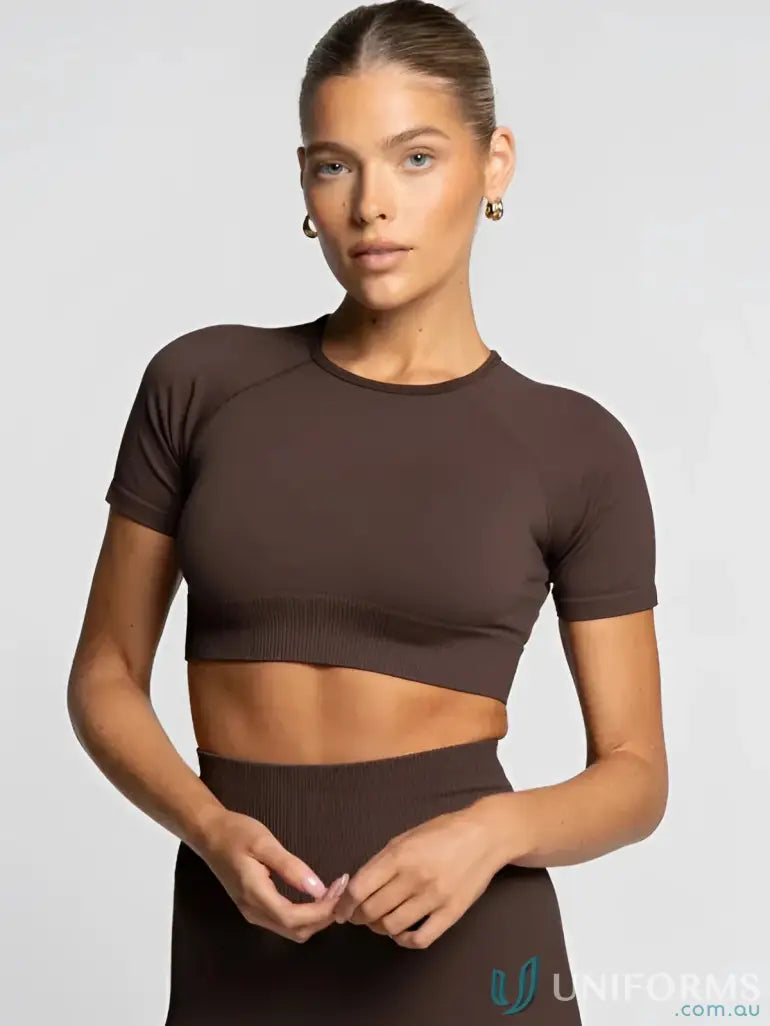 Brown seamless cropped tee with ribbed hem and raglan sleeves perfect for comfortable work uniforms and workwear