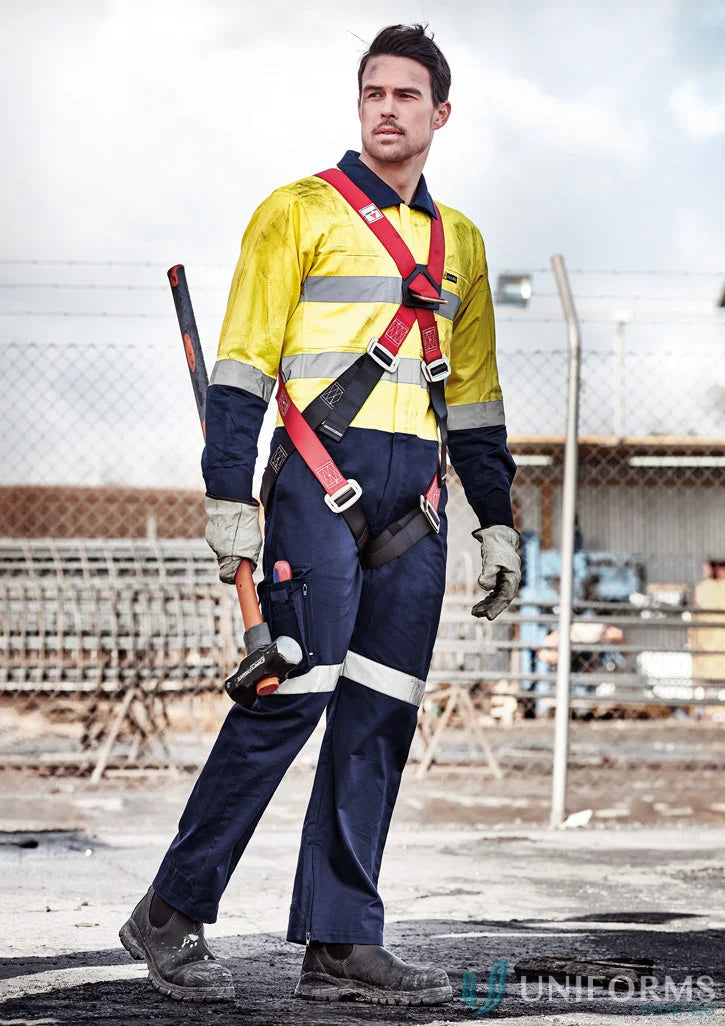 Construction worker in Syzmic Mens Rugged Hivis Cooling Taped Overalls staying cool
