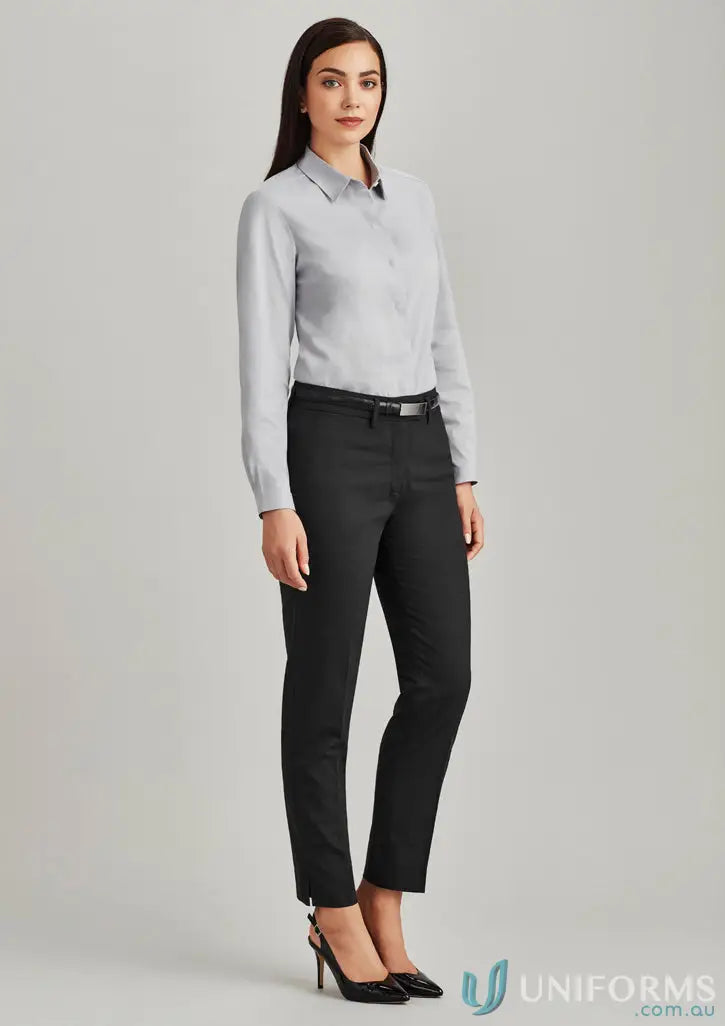 Stylish professional women’s outfit with IOP Comfort Wool Slim Leg Pant in wool stretch